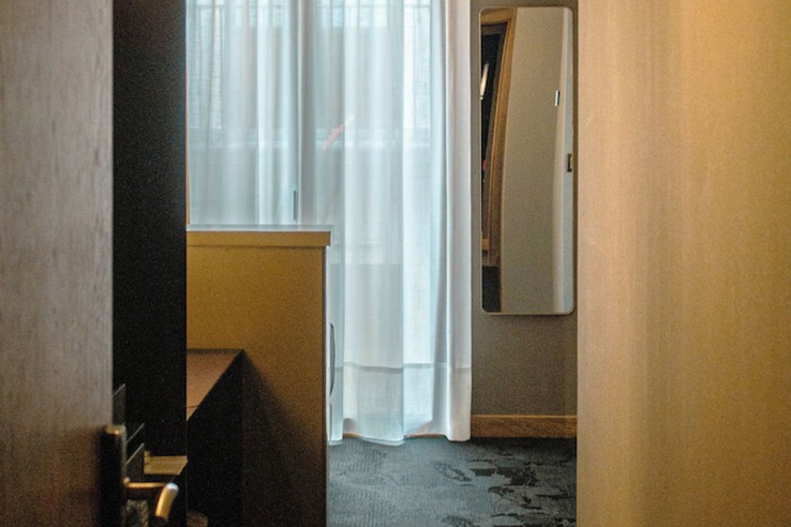 Room 8 of 43