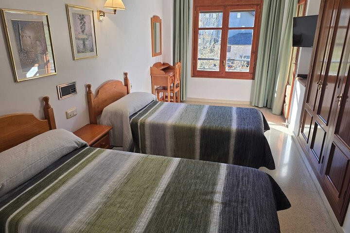 Room 6 of 7