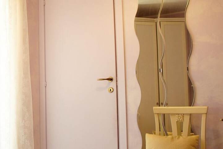 Room 23 of 25