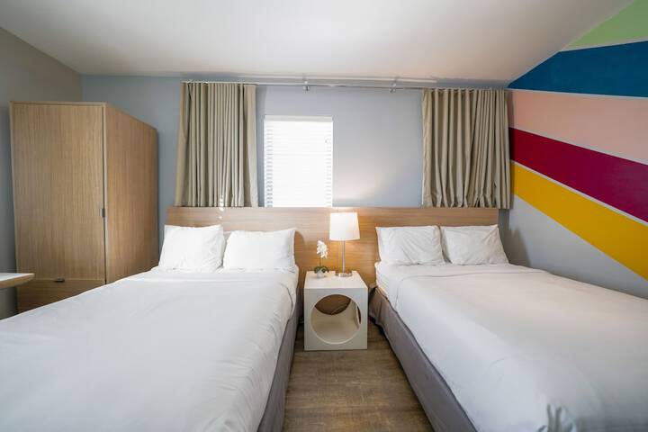 Room 28 of 118