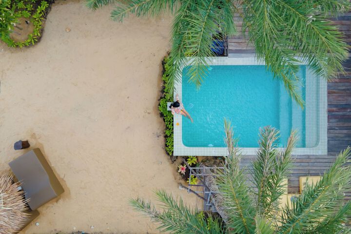 Pool 124 of 254
