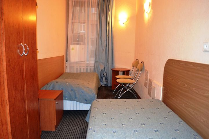 Room 3 of 10