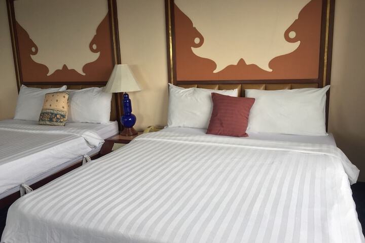 Room 10 of 25