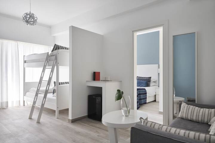 Room 4 of 75