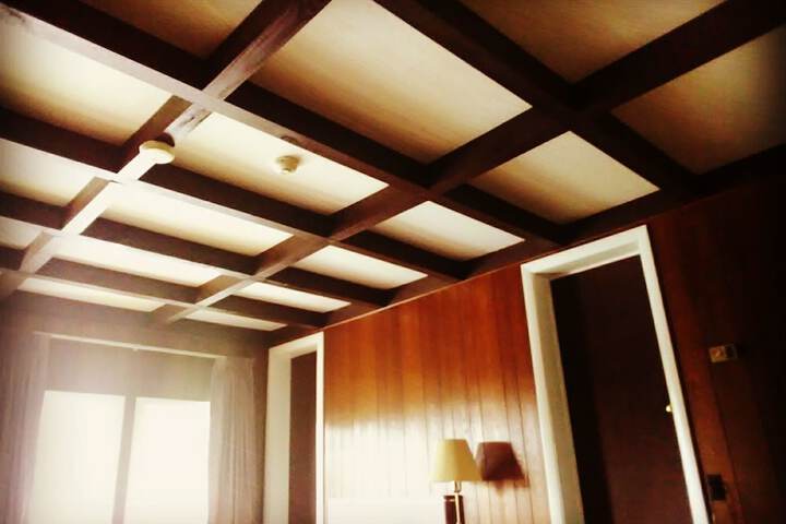 Room 2 of 20