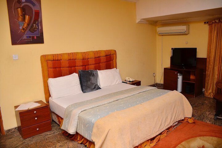 Room 45 of 94