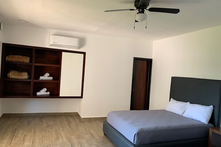 Room 11 of 48