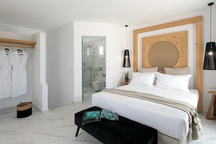 Room 40 of 150