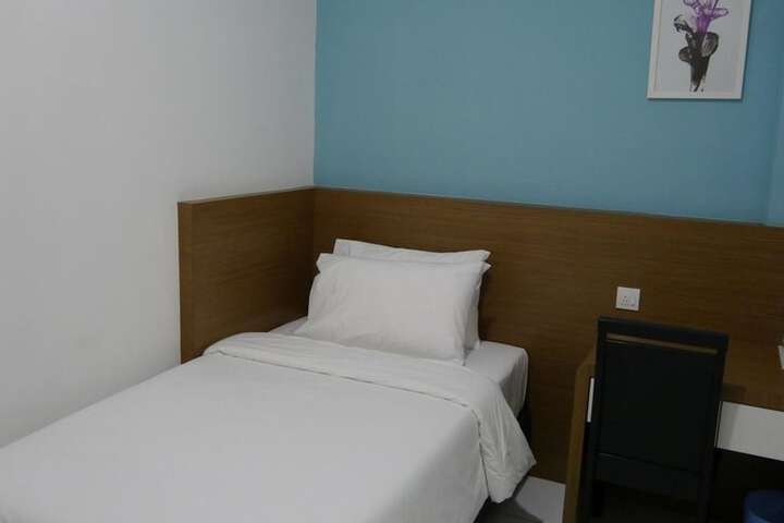 Room 14 of 30