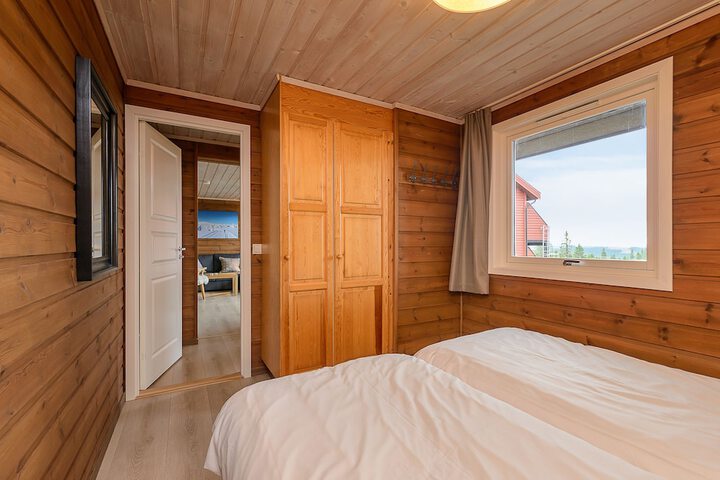 Room 15 of 127