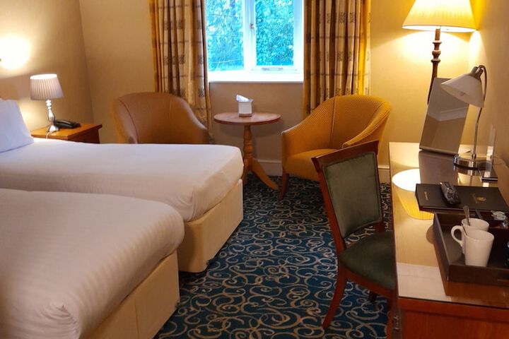 Room 43 of 142