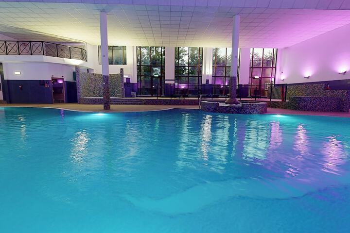 Pool Hotel