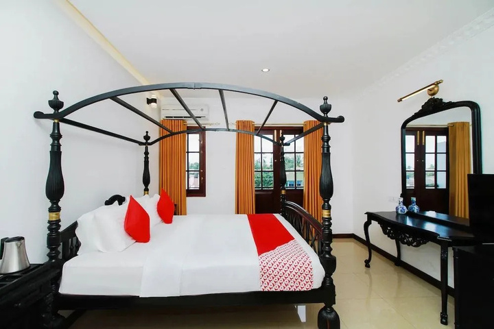 Room 3 of 16