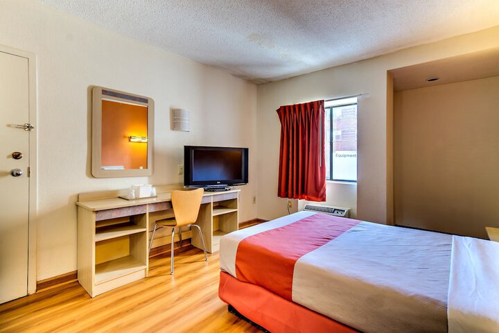 Standard Room, King or Two Doubles (1 of 9)