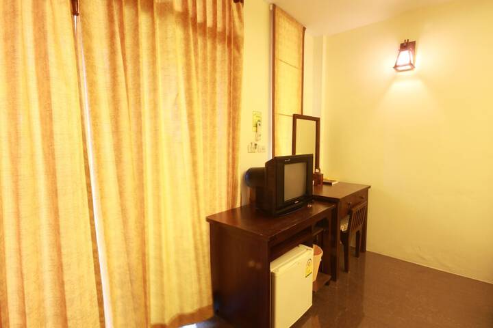 Room 4 of 65