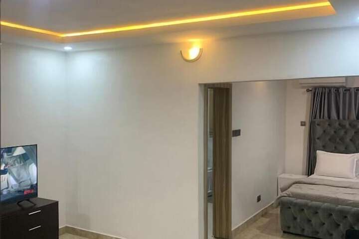 Room 10 of 23