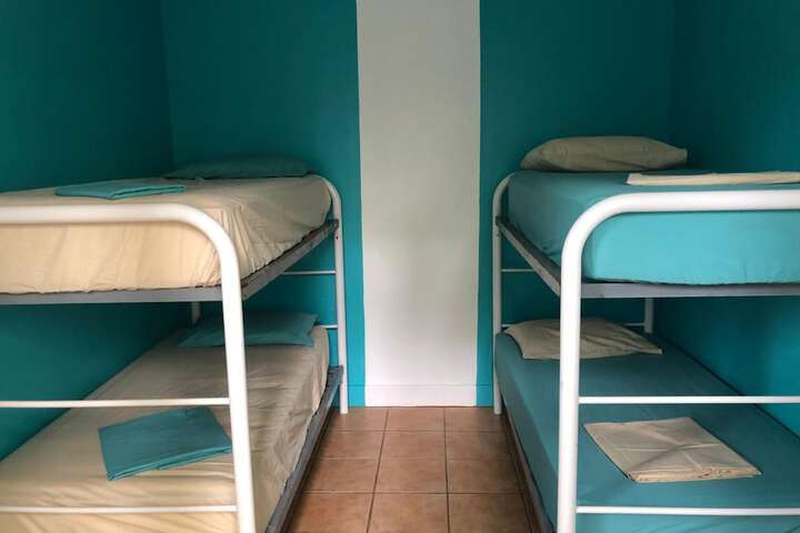 Room 17 of 38