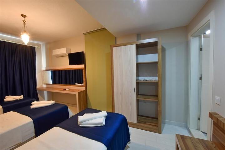 Room 10 of 24