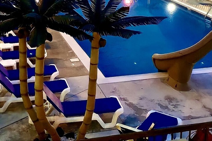 Pool 24 of 45