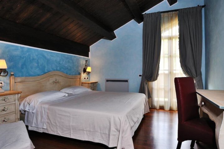 Room 3 of 24