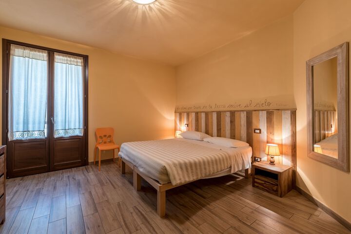 Room 8 of 120