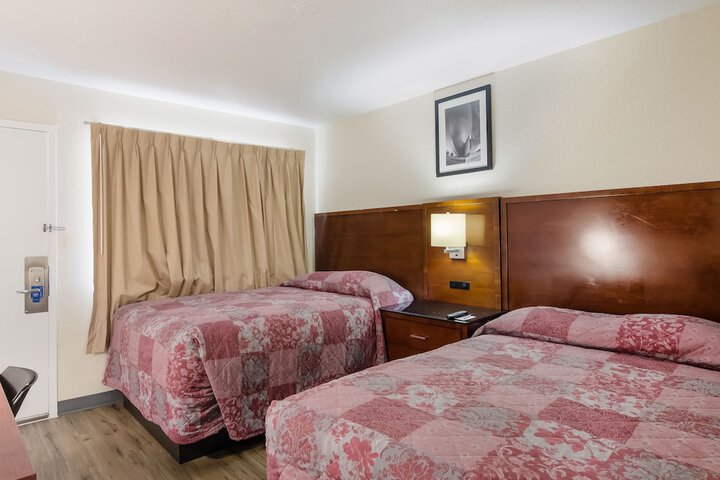 Room 7 of 25