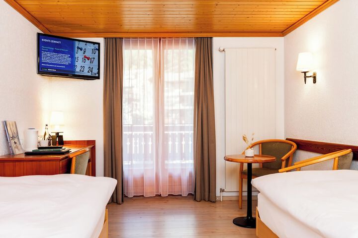 Room 19 of 111