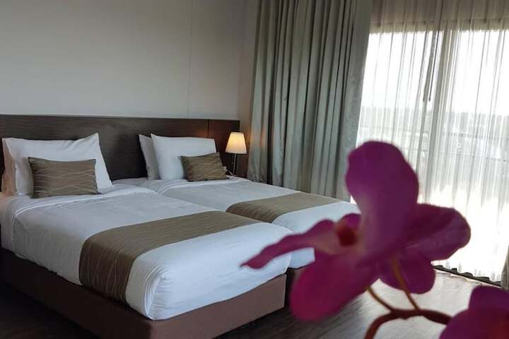 Room 19 of 65