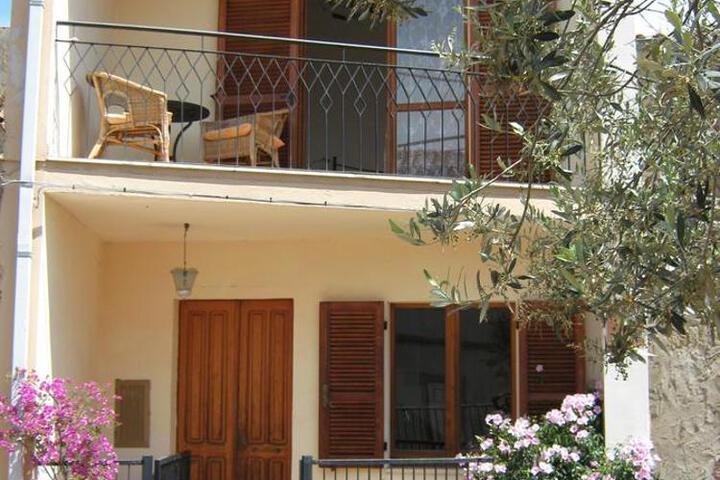 Casa Bea Bosa / Magomadas