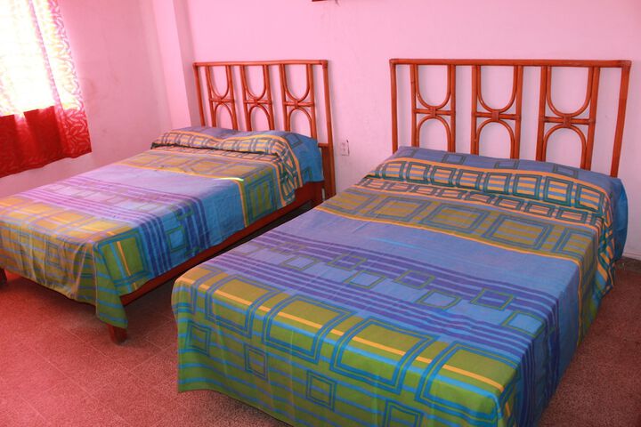 Room 4 of 18