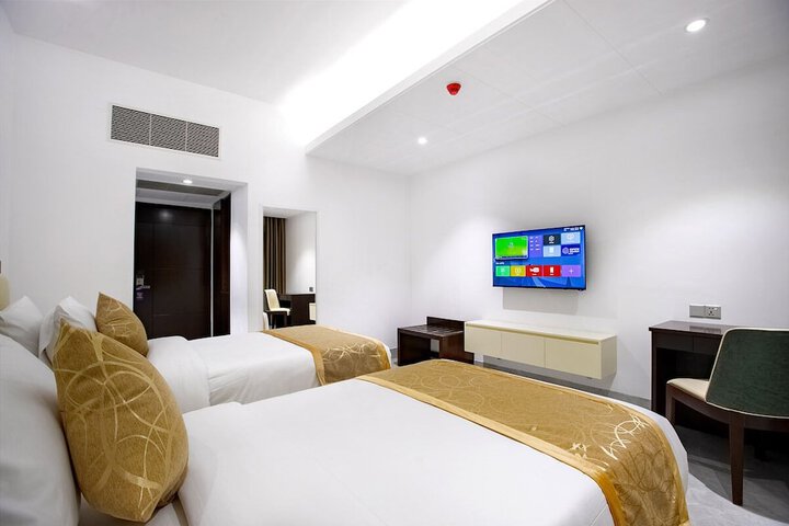 Room 11 of 20