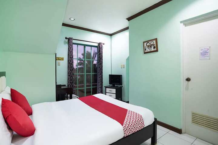 Room 13 of 36