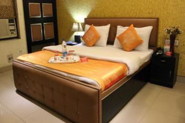 Room 10 of 25