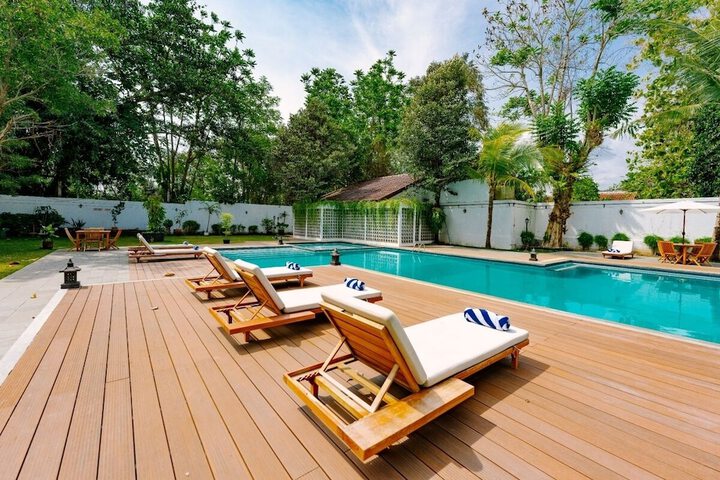 Pools & Facilities