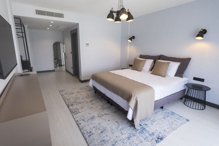 Room 18 of 50