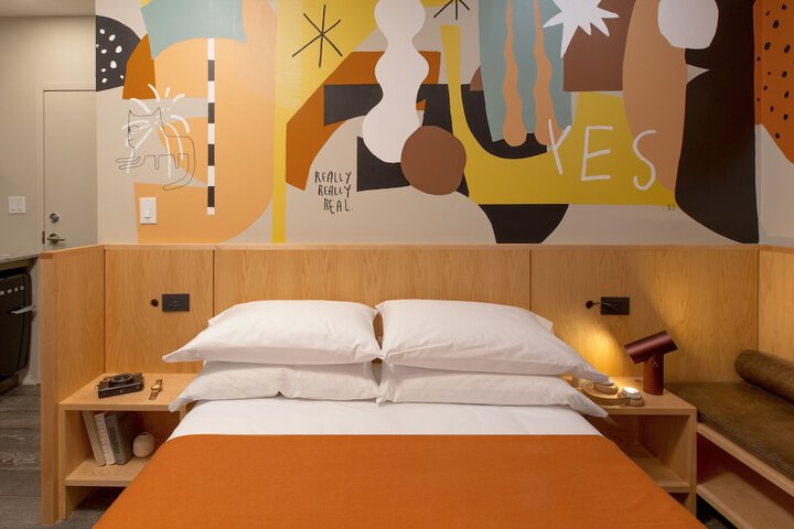 Room 13 of 63