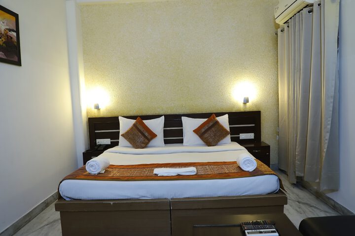 Room 13 of 48