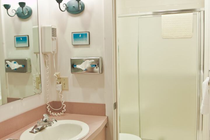 Room 44 of 120