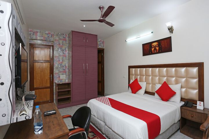 Room 8 of 26