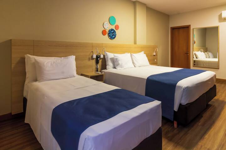 Room 14 of 102