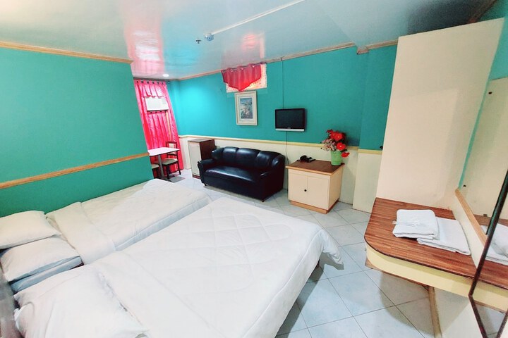 Room 18 of 40