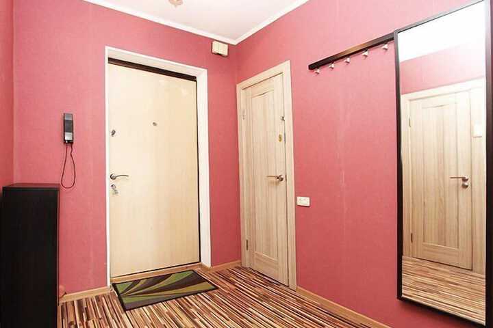Room 8 of 16