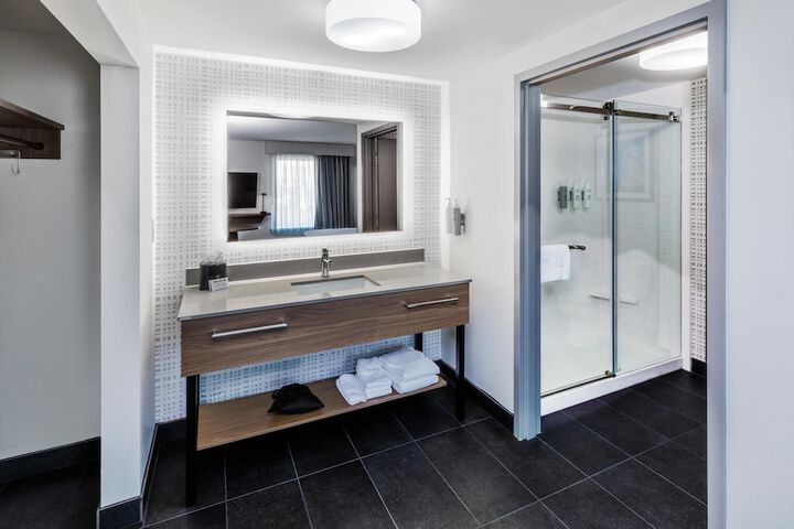 Bathroom shower