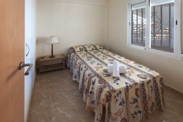 Room 10 of 17