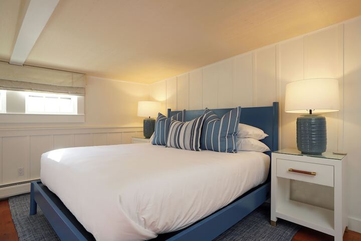 Room 17 of 42