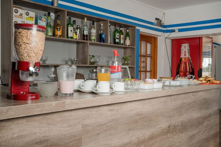 Breakfast/Coffee Service 43 of 54