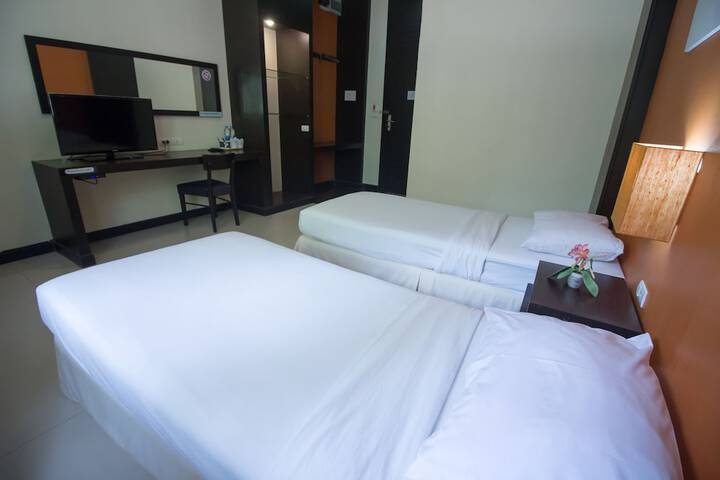 Room 10 of 37