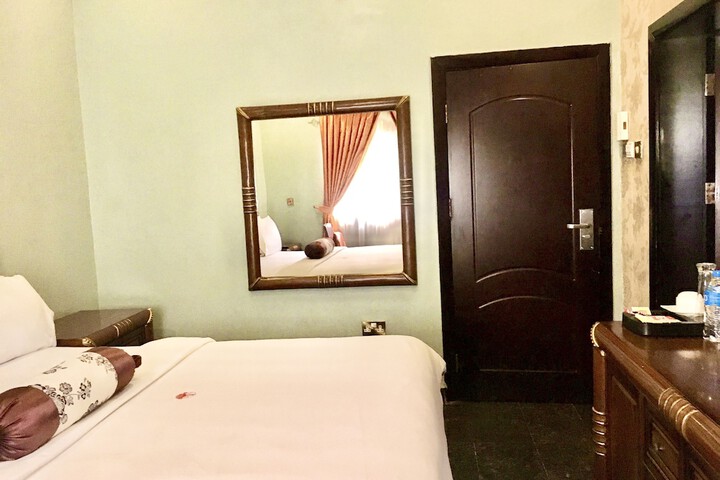 Room 10 of 55