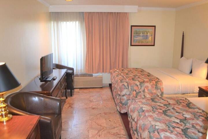 Quadruple Queen Bed (3 of 8)