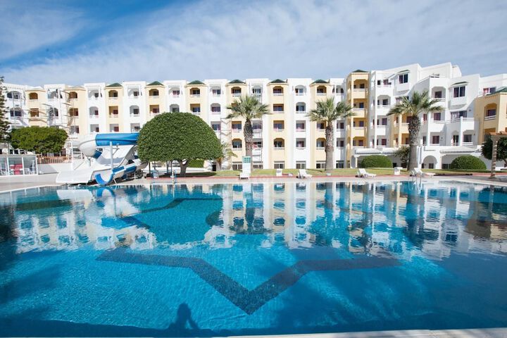 Pool Hotel